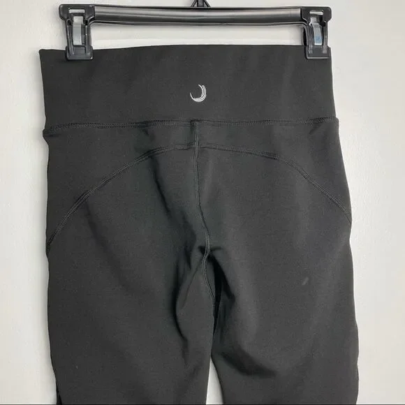 BSP Solid Black Knee Length Athletic Leggings Capris Stretchy Spandex size M - Picture 4 of 10